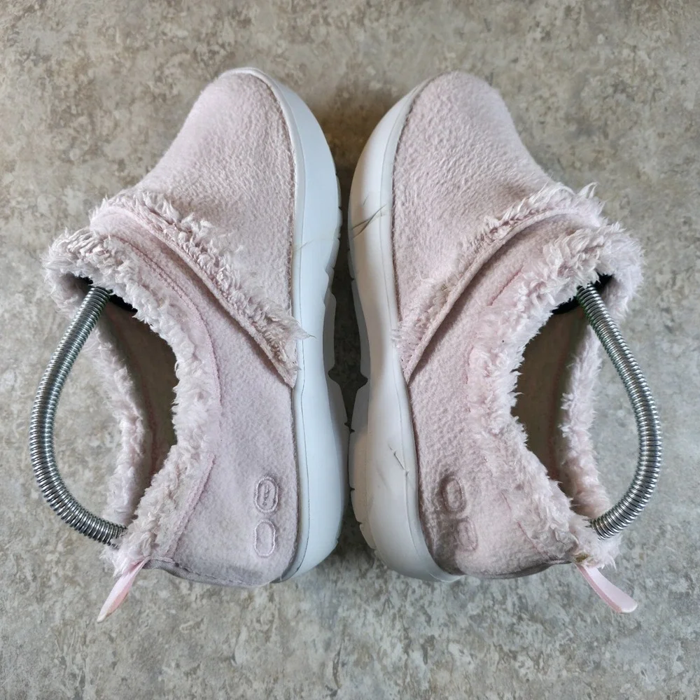 Oofos OOcoozie Slippers Comfort Fleece Recovery Pink Slip On Women's Size 9 - Picture 3 of 8